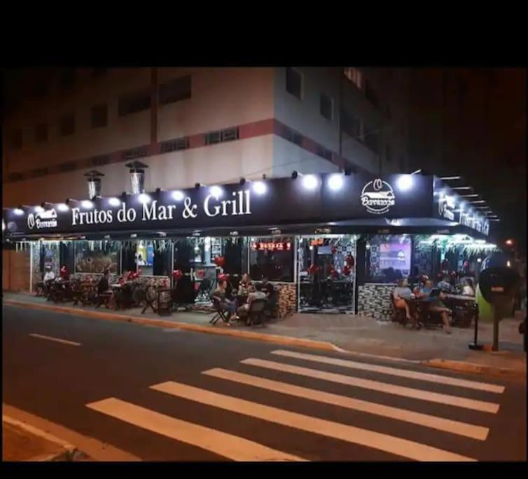 casa perto de praia e comércio ao lado Praia Grande  Exterior foto