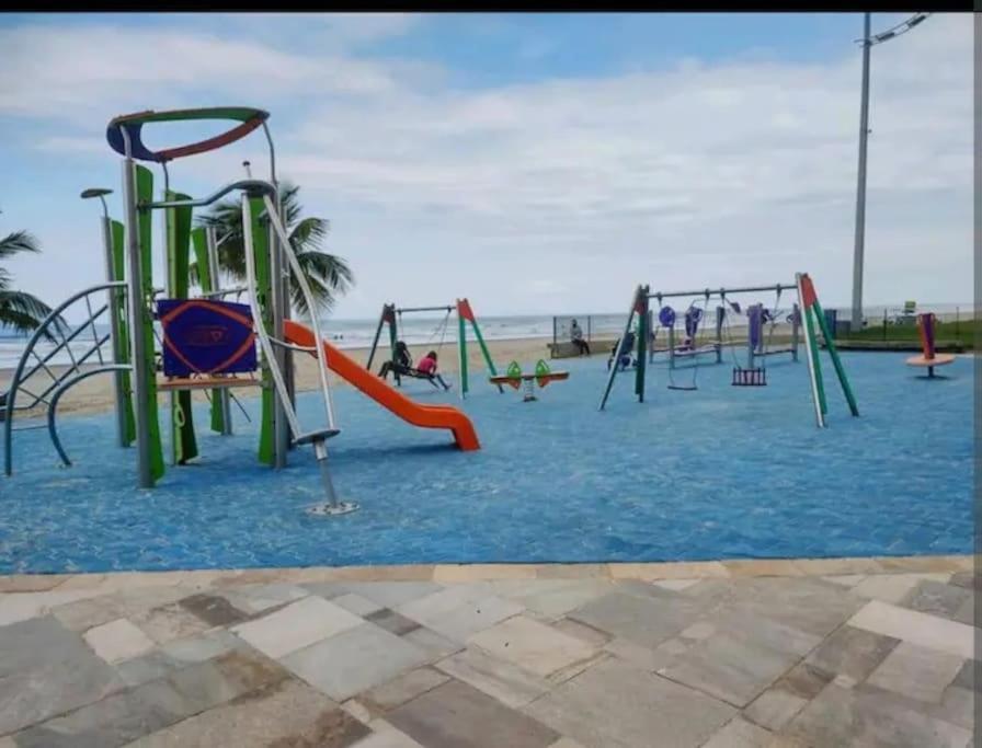 casa perto de praia e comércio ao lado Praia Grande  Exterior foto
